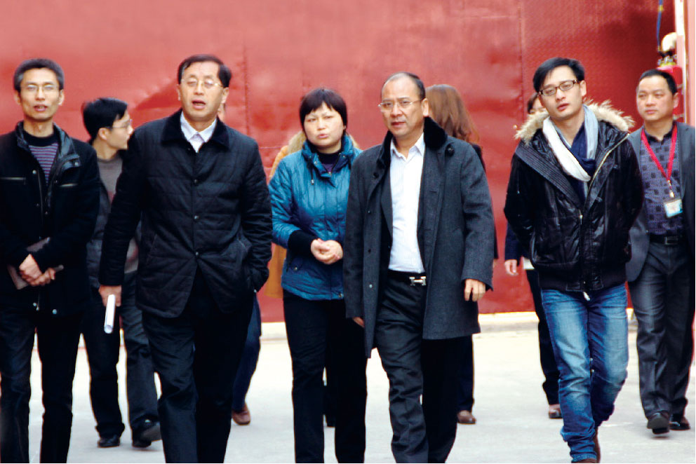 上海市鬆江區葉榭鎮黨委書記顧根華率團蒞臨黄瓜小视频网站調研考察