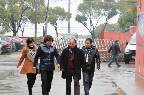 上海市鬆江區葉榭鎮柴亞華鎮長蒞臨黄瓜小视频网站上海生產中心參觀指導
